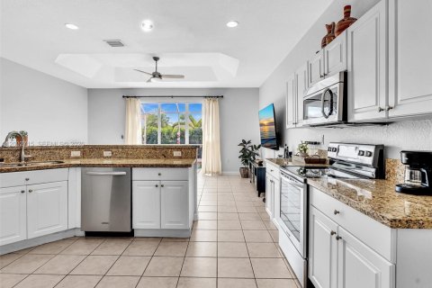 House in Homestead, Florida 4 bedrooms, 182.74 sq.m. № 2075374 - photo 11