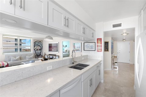 Condominio en venta en Miami Beach, Florida, 2 dormitorios, 106.56 m2 № 1696523 - foto 11
