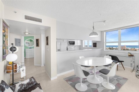 Condominio en venta en Miami Beach, Florida, 2 dormitorios, 106.56 m2 № 1696523 - foto 8