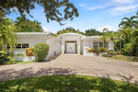 Casa en venta en Coral Gables, Florida, 3 dormitorios, 197.14 m2 № 2378641 - foto 2