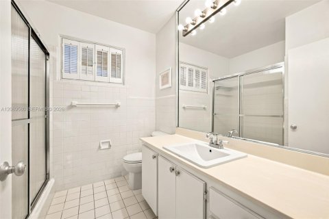 Casa en venta en Coral Gables, Florida, 3 dormitorios, 197.14 m2 № 2378641 - foto 20