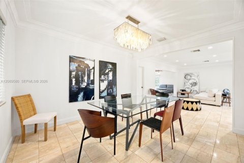 Casa en venta en Coral Gables, Florida, 3 dormitorios, 197.14 m2 № 2378641 - foto 12