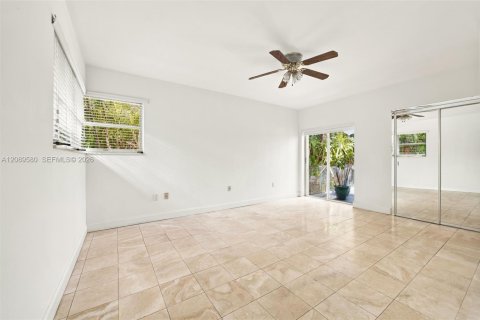 Casa en venta en Coral Gables, Florida, 3 dormitorios, 197.14 m2 № 2378641 - foto 17