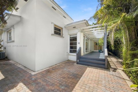 Casa en venta en Coral Gables, Florida, 3 dormitorios, 197.14 m2 № 2378641 - foto 24