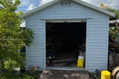 House in Homestead, Florida 3 bedrooms, 124.12 sq.m. № 1834174 - photo 13