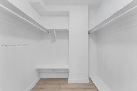 Copropriété à louer à Miami, Floride: 53.88 m2 № 1942036 - photo 15