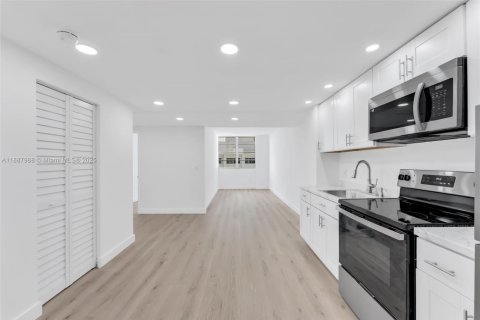 Copropriété à louer à Miami, Floride: 53.88 m2 № 1942036 - photo 9