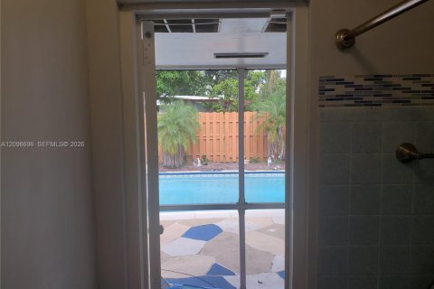 House in Pembroke Pines, Florida 3 bedrooms, 130.53 sq.m. № 2399682 - photo 22