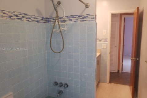 House in Pembroke Pines, Florida 3 bedrooms, 130.53 sq.m. № 2399682 - photo 24