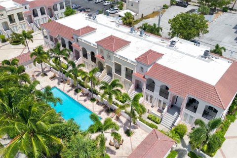 Adosado en Venice, Florida 2 dormitorios, 164.16 m2 № 2314605