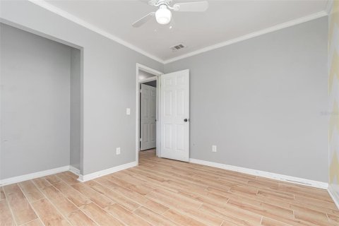 House in Lady Lake, Florida 3 bedrooms, 111.76 sq.m. № 1857951 - photo 18
