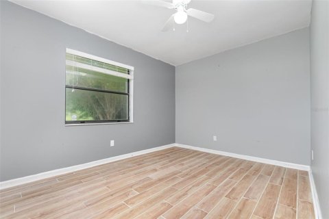 House in Lady Lake, Florida 3 bedrooms, 111.76 sq.m. № 1857951 - photo 13