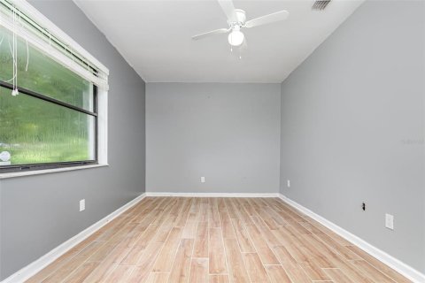 House in Lady Lake, Florida 3 bedrooms, 111.76 sq.m. № 1857951 - photo 14