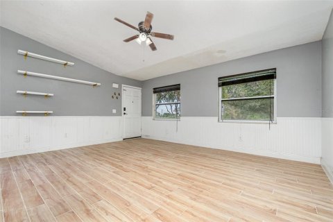 House in Lady Lake, Florida 3 bedrooms, 111.76 sq.m. № 1857951 - photo 4