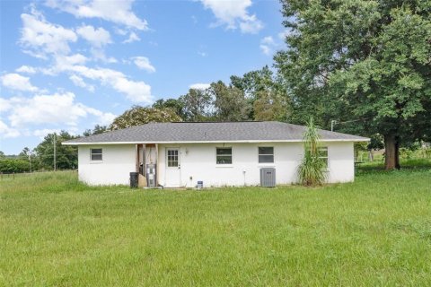 House in Lady Lake, Florida 3 bedrooms, 111.76 sq.m. № 1857951 - photo 23