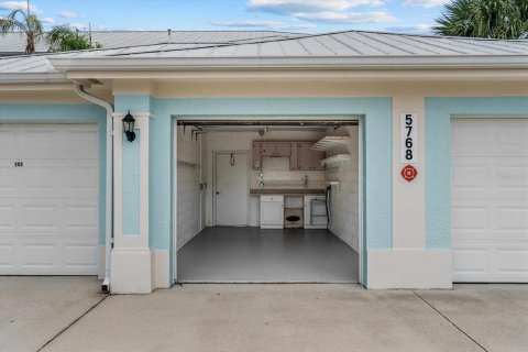 Condo in North Port, Florida, 2 bedrooms  № 2400137 - photo 23