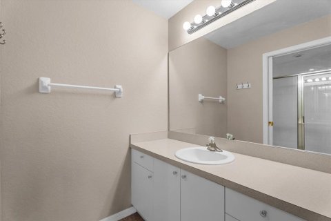 Condo in North Port, Florida, 2 bedrooms  № 2400137 - photo 14