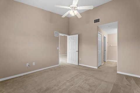 Condo in North Port, Florida, 2 bedrooms  № 2400137 - photo 12