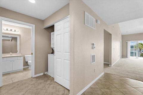 Condo in North Port, Florida, 2 bedrooms  № 2400137 - photo 17