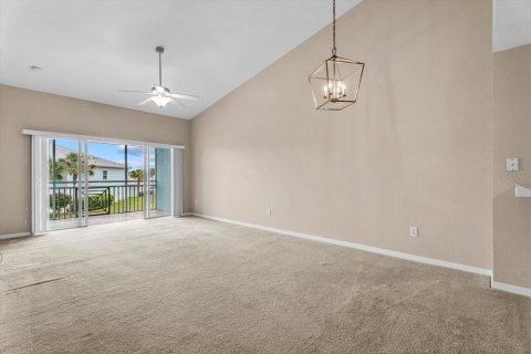 Condo in North Port, Florida, 2 bedrooms  № 2400137 - photo 5