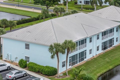 Condo in North Port, Florida, 2 bedrooms  № 2400137 - photo 29