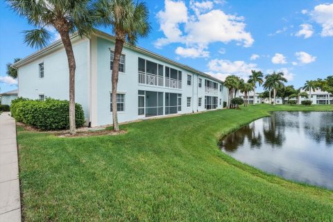 Condo in North Port, Florida, 2 bedrooms  № 2400137 - photo 26