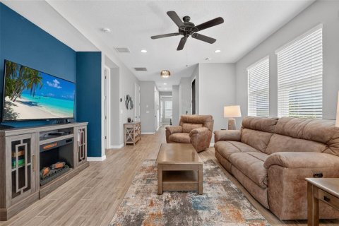 Townhouse in HARMONY AT LAKEWOOD RANCH in Bradenton, Florida 2 bedrooms, 122.82 sq.m. № 2385987 - photo 7