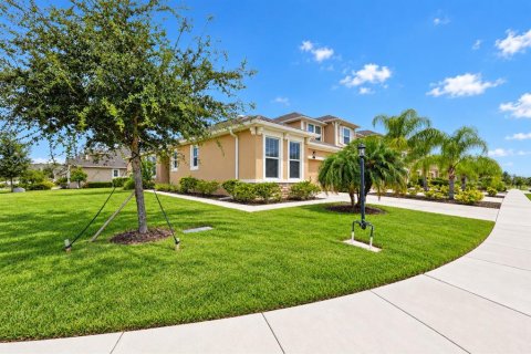 Townhouse in HARMONY AT LAKEWOOD RANCH in Bradenton, Florida 2 bedrooms, 122.82 sq.m. № 2385987 - photo 3