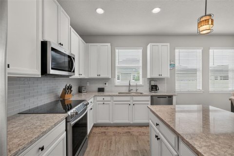 Townhouse in HARMONY AT LAKEWOOD RANCH in Bradenton, Florida 2 bedrooms, 122.82 sq.m. № 2385987 - photo 11