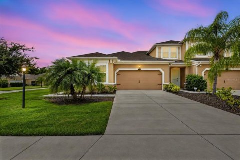 Townhouse in HARMONY AT LAKEWOOD RANCH in Bradenton, Florida 2 bedrooms, 122.82 sq.m. № 2385987 - photo 2