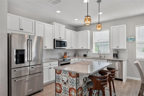 Townhouse in HARMONY AT LAKEWOOD RANCH in Bradenton, Florida 2 bedrooms, 122.82 sq.m. № 2385987 - photo 10
