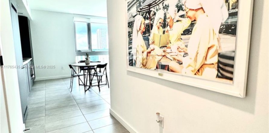 Condominio en Miami, Florida, 2 dormitorios  № 1865715