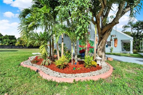 Villa ou maison à vendre à Miami, Floride: 4 chambres, 179.49 m2 № 2252273 - photo 13