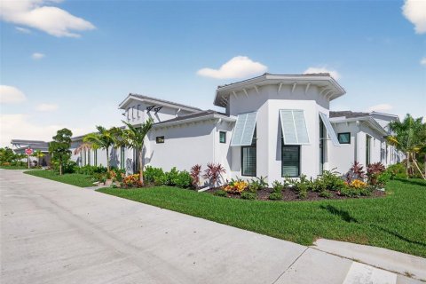 House in Bradenton, Florida 3 bedrooms, 250.84 sq.m. № 1911645 - photo 1