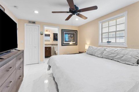 Condominio en venta en New Port Richey, Florida, 2 dormitorios, 82.5 m2 № 1856447 - foto 16