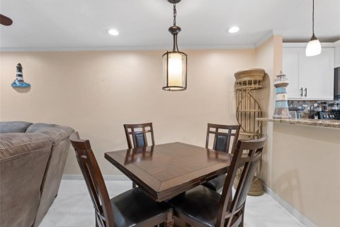 Condominio en venta en New Port Richey, Florida, 2 dormitorios, 82.5 m2 № 1856447 - foto 9