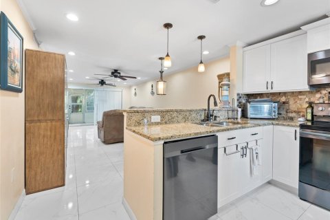 Condominio en venta en New Port Richey, Florida, 2 dormitorios, 82.5 m2 № 1856447 - foto 7