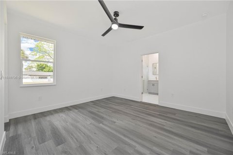 House in Fort Myers, Florida 4 bedrooms № 1830615 - photo 10