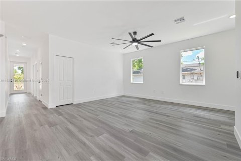 House in Fort Myers, Florida 4 bedrooms № 1830615 - photo 8