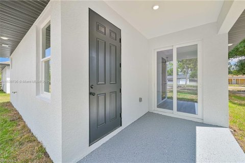 House in Fort Myers, Florida 4 bedrooms № 1830615 - photo 18