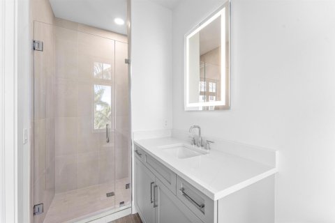 Condo in Palm Beach Shores, Florida, 3 bedrooms  № 2182853 - photo 21