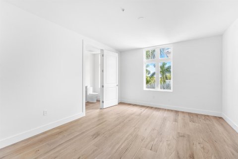 Condo in Palm Beach Shores, Florida, 3 bedrooms  № 2182853 - photo 18