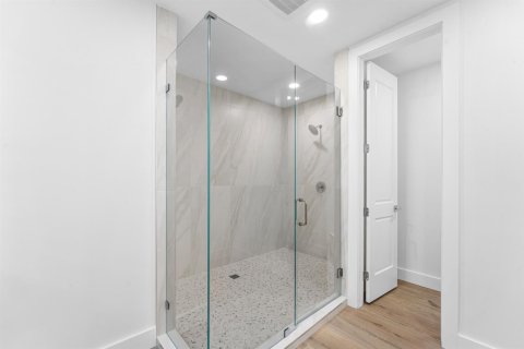 Condo in Palm Beach Shores, Florida, 3 bedrooms  № 2182853 - photo 12