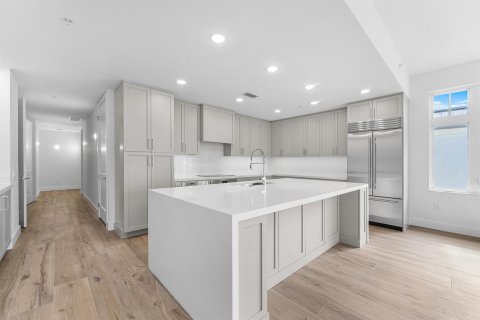 Condo in Palm Beach Shores, Florida, 3 bedrooms  № 2182853 - photo 4