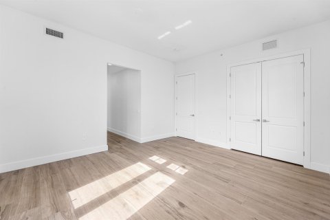 Condo in Palm Beach Shores, Florida, 3 bedrooms  № 2182853 - photo 15
