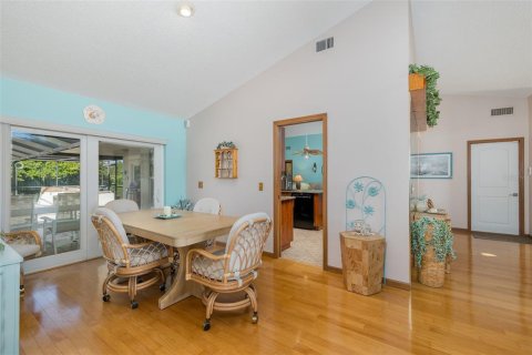 Villa ou maison à vendre à Tampa, Floride: 4 chambres, 200.95 m2 № 2356198 - photo 9