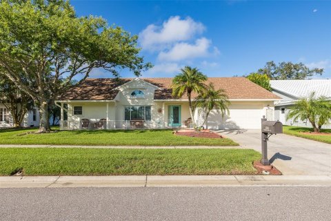 House in Tampa, Florida 4 bedrooms, 200.95 sq.m. № 2356198
