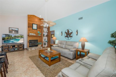 Villa ou maison à vendre à Tampa, Floride: 4 chambres, 200.95 m2 № 2356198 - photo 13
