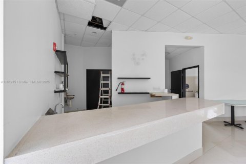 Propiedad comercial en venta en Wilton Manors, Florida № 1774185 - foto 23