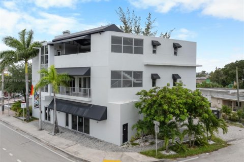 Propiedad comercial en venta en Wilton Manors, Florida № 1774185 - foto 3
